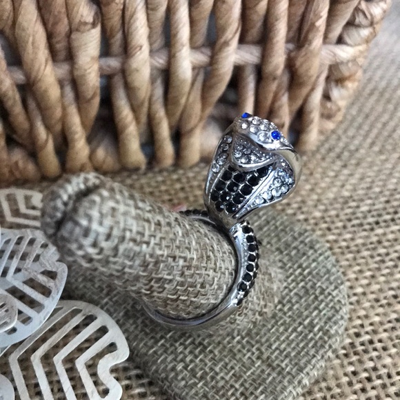 3D Snake  Ring Austrian Crystal & Stainless Steel - Picture 2 of 6